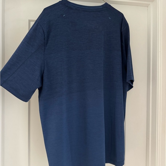 Tommy Bahama shirt - Picture 4 of 5